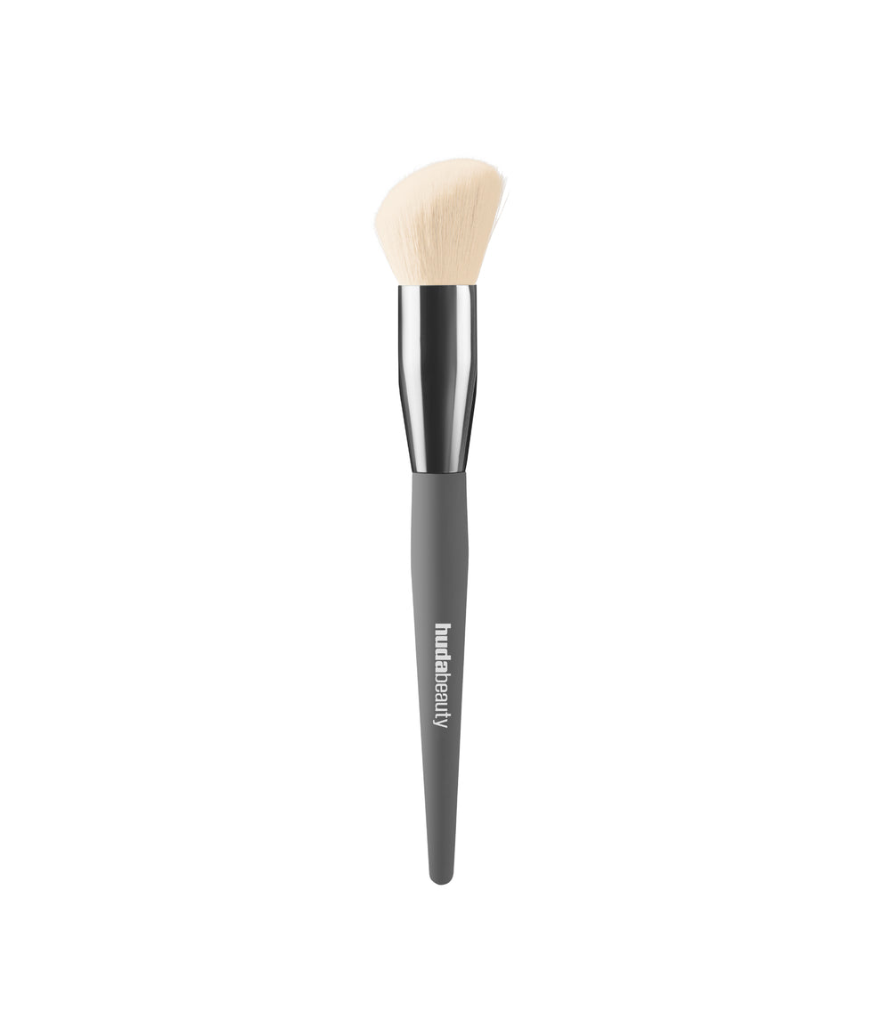 Huda Beauty | Diffusing Cheek Brush